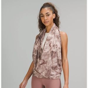 Lululemon snap scarf